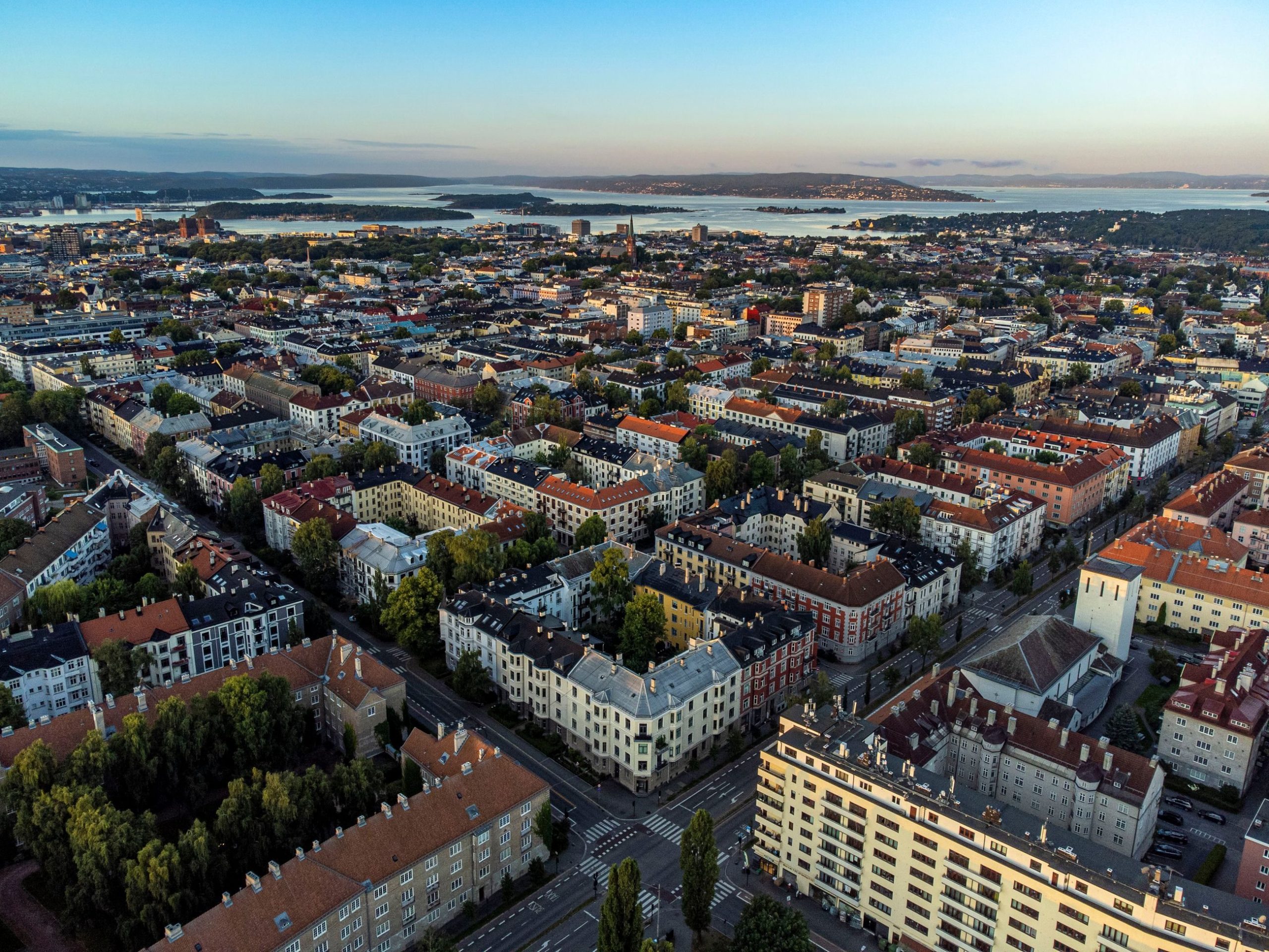 utsikt over bebyggelse i Oslo sett fra luften