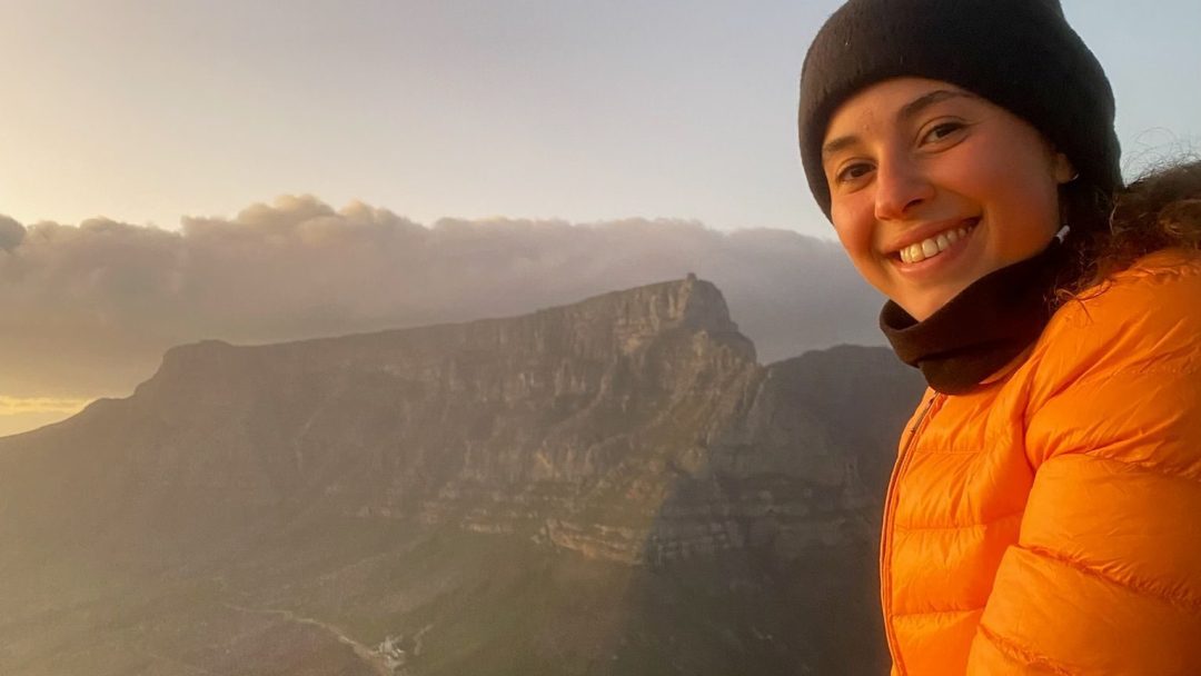 Racha på Lions Head i Cape Town, med Table Mountain i bakgrunnen.