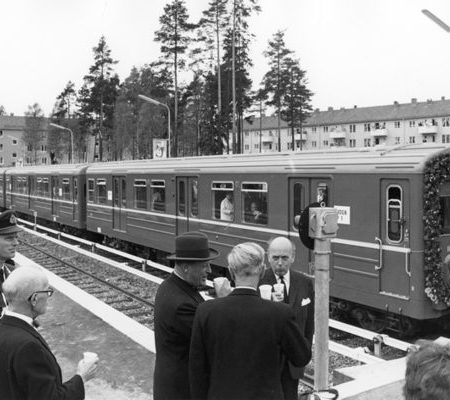 Gå til Hvor gikk byens første T-banelinje?