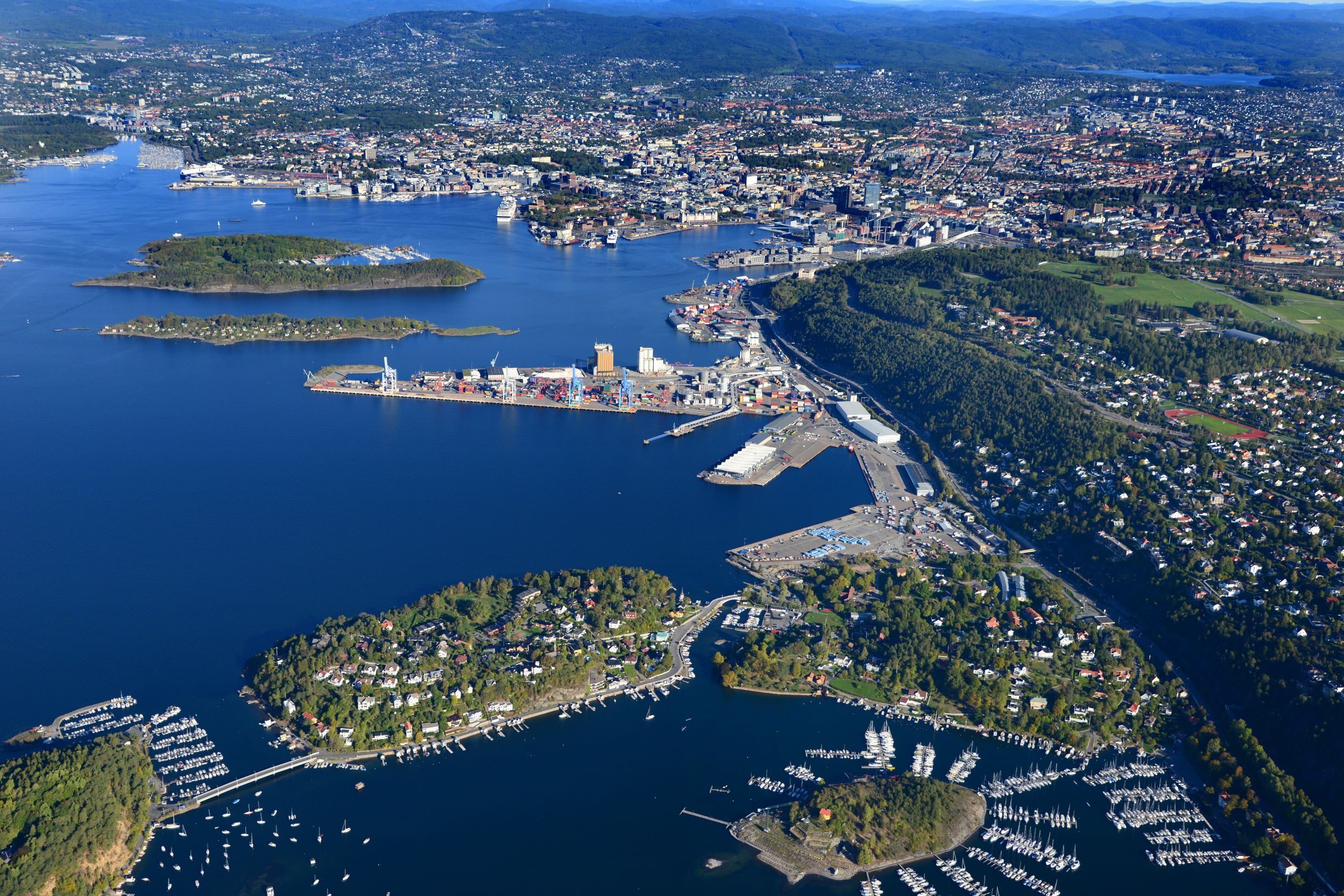 Oversikt over Oslofjorden og Oslo