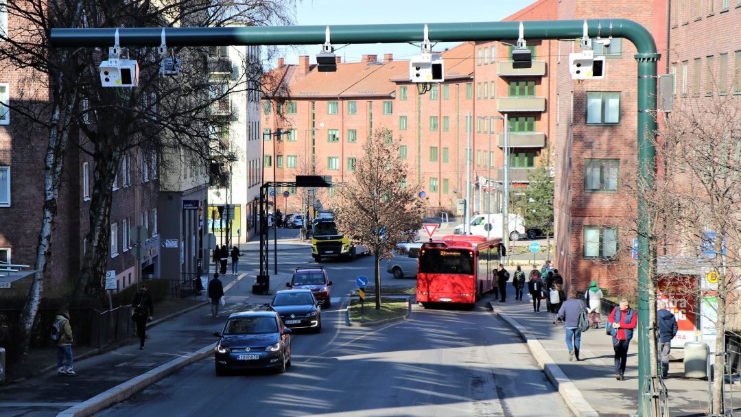 trafikk under en kameraovervåket bompassering