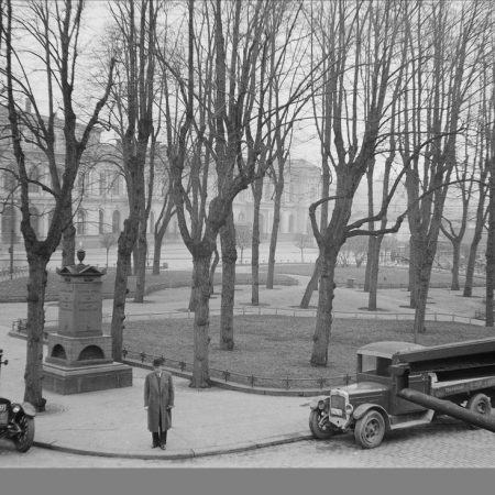 Gå til Kjenner du igjen byens første offentlig tilgjengelige park?