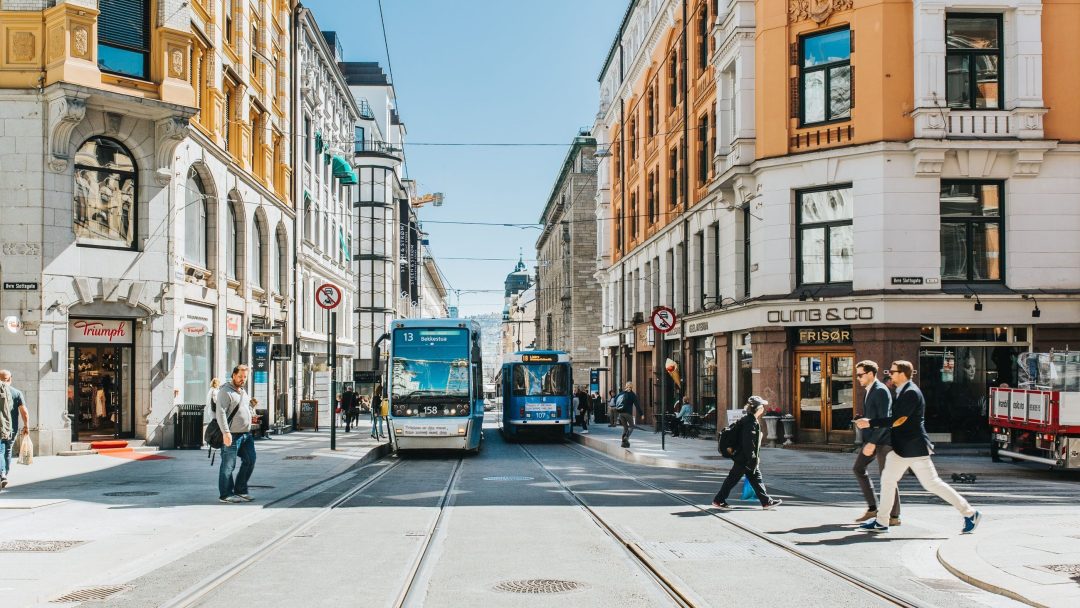 Trikk nedover Grunerløkka i Oslo