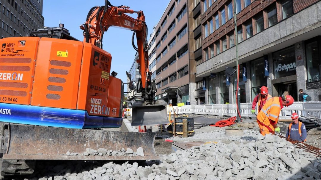 byggeplass, elektrisk gravemaskin