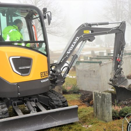 picture of an electric excavator