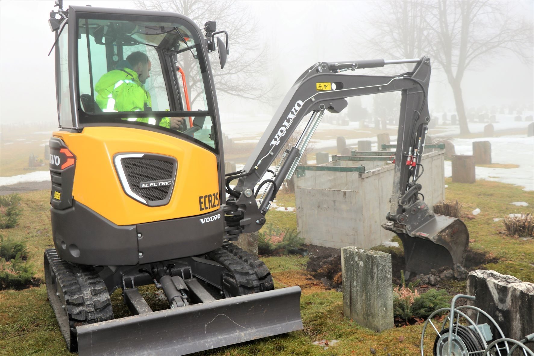 picture of an electric excavator