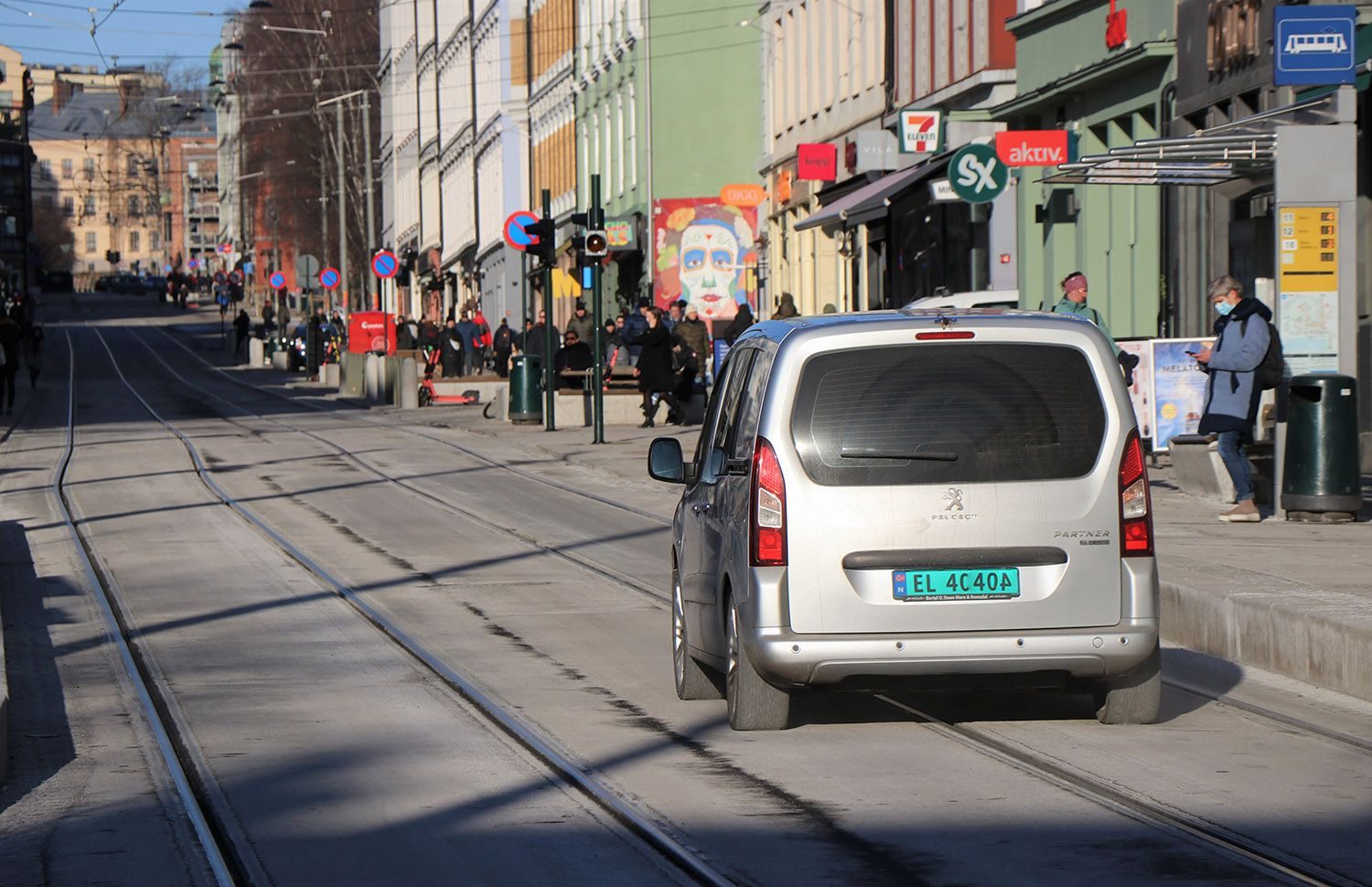 Grunerløkka , personbil, trikkeskinner