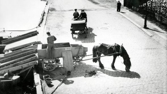 Hest og kjærre i Oslos gater