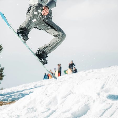 mann på snowboard