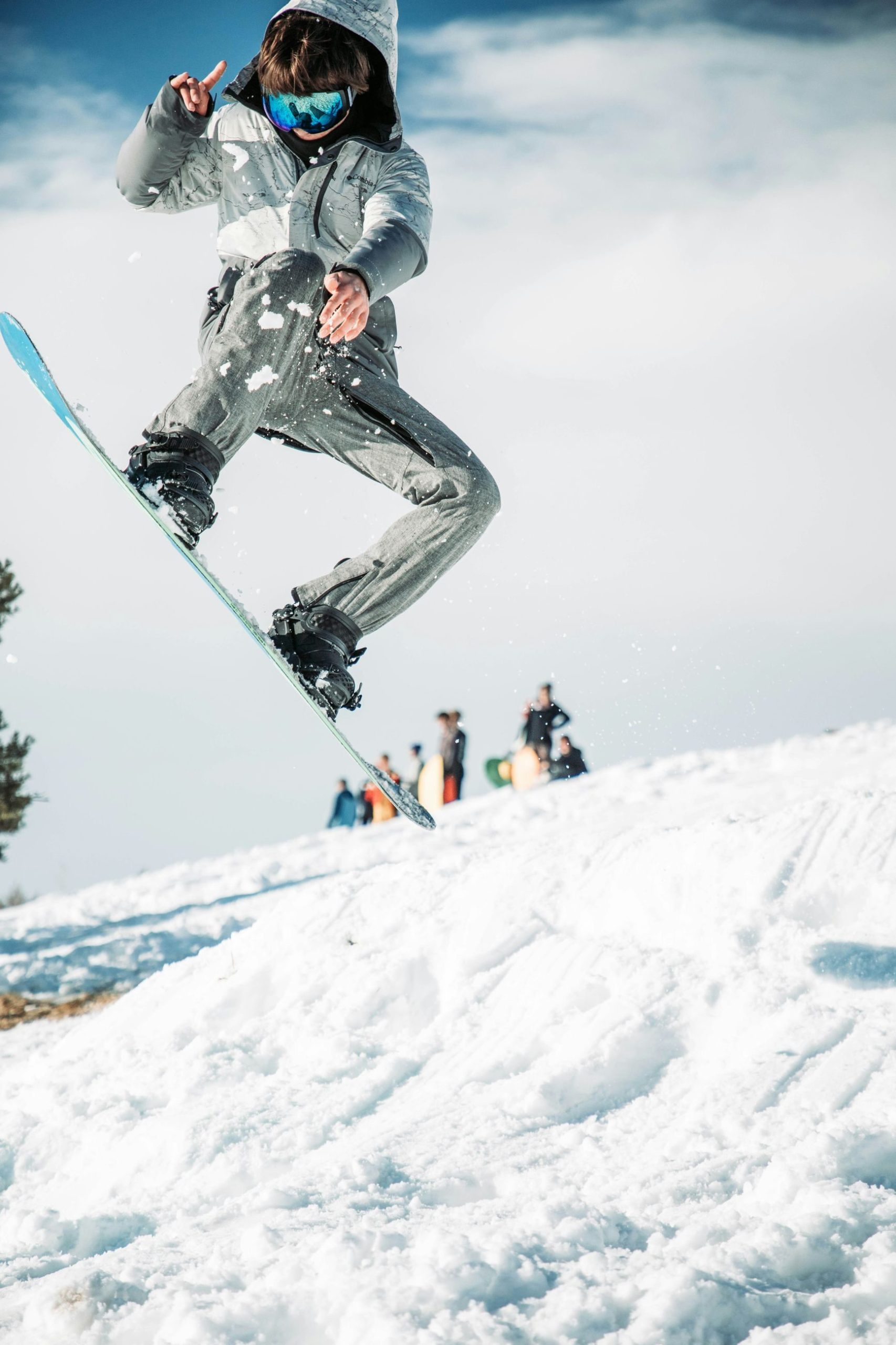 mann på snowboard