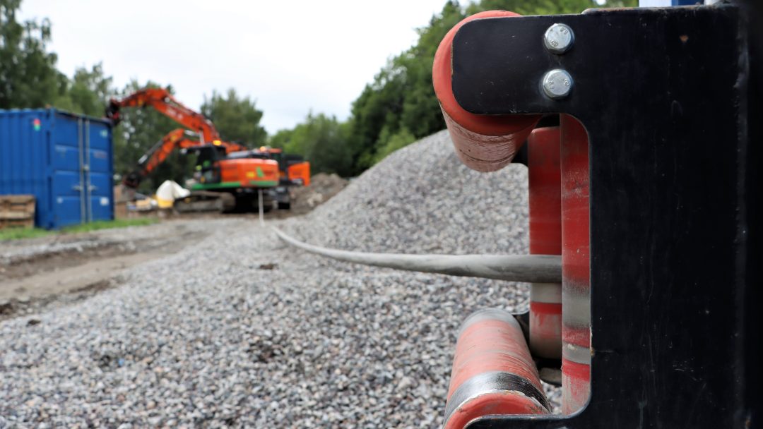 elektriske bygge- og anleggsprosjekter. Ladekabel til gravemaskin.