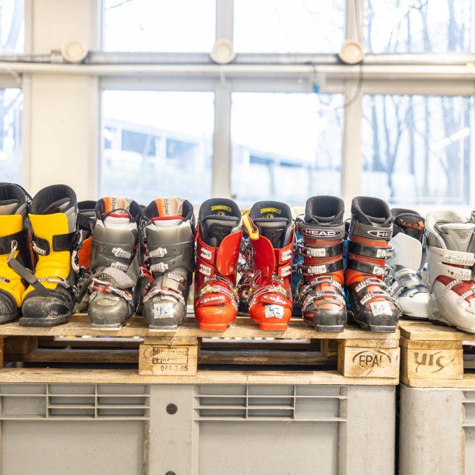 Marked for ombruk vintersportsutstyr på Haraldrud