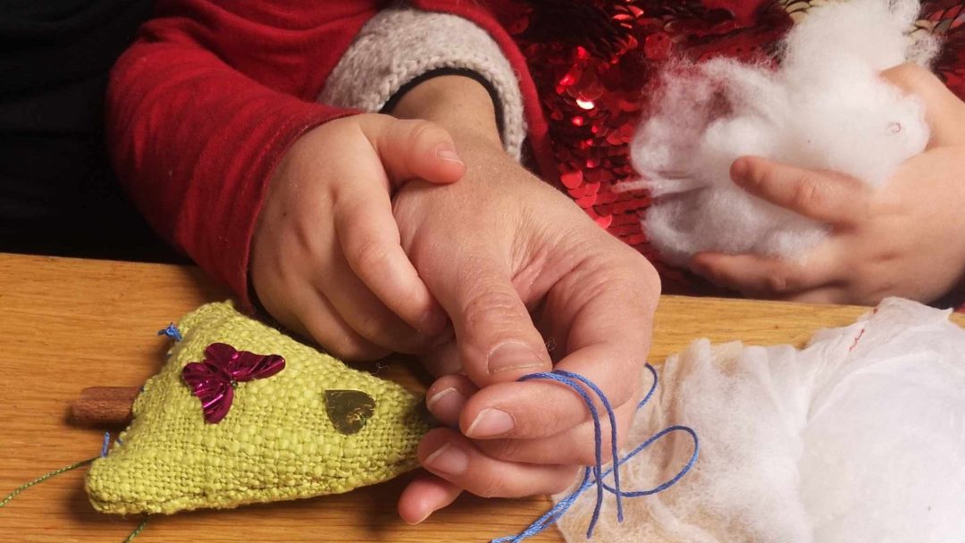 plakat RELOVE familieverksted: Juleverksted Romsås